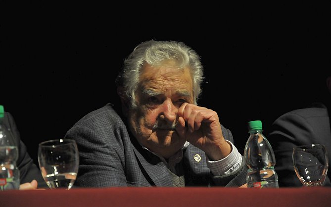 «Pido perdón por los uruguayos que se murieron sin operarse»