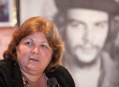 Hija del Che recorre Argentina para apoyar la Operación Milagro