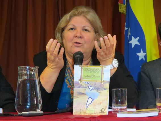 Aleida Guevara, la hija mayor del Che, participó de una mesa redonda en la Biblioteca Nacional