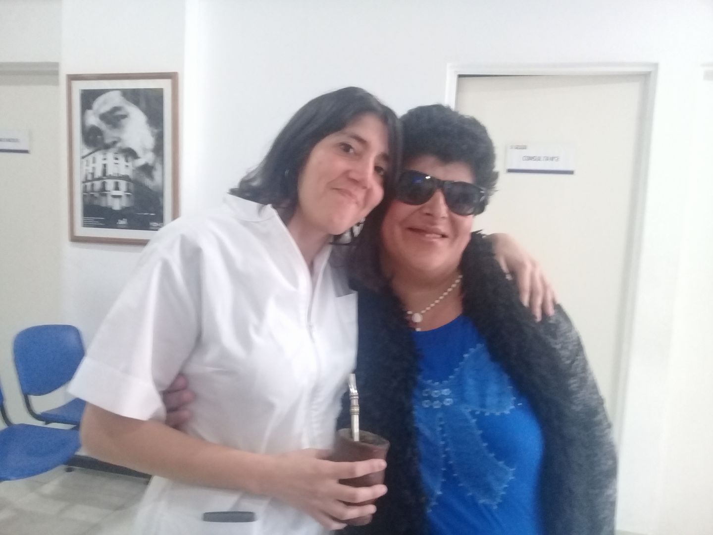 Otra cirugía más, una vida más que recupera las ganas de vivir. María nos cuenta: «Ahora sí las veo. Qué lindos son todos»… más que nunca desde esta trinchera lucharemos por la dignidad de una salud visual para todxs! Gracias Cuba por continuar siendo el faro. Ayer, hoy y siempre. Nuestro humilde homenaje a Fidel!