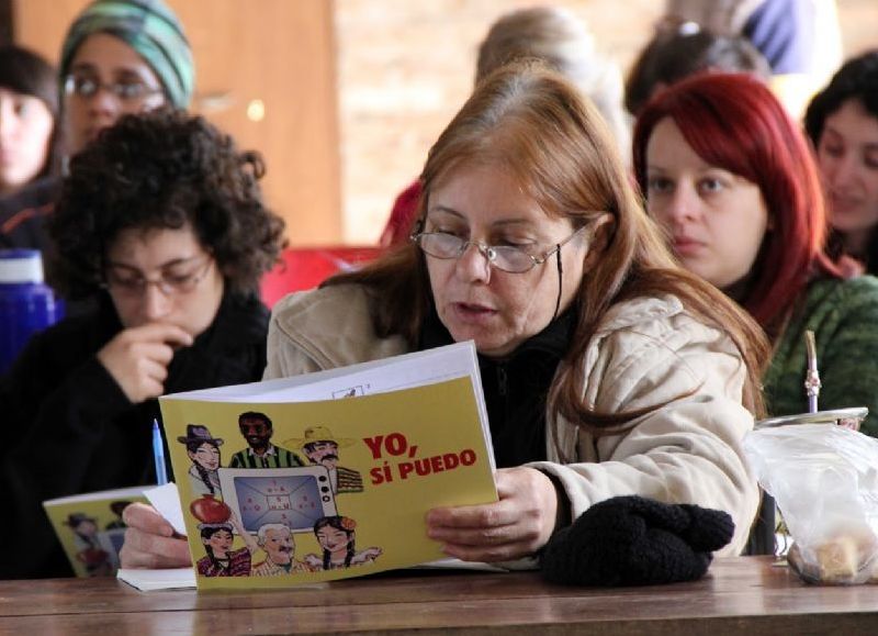 Ponen en marcha un programa de alfabetización para mayores