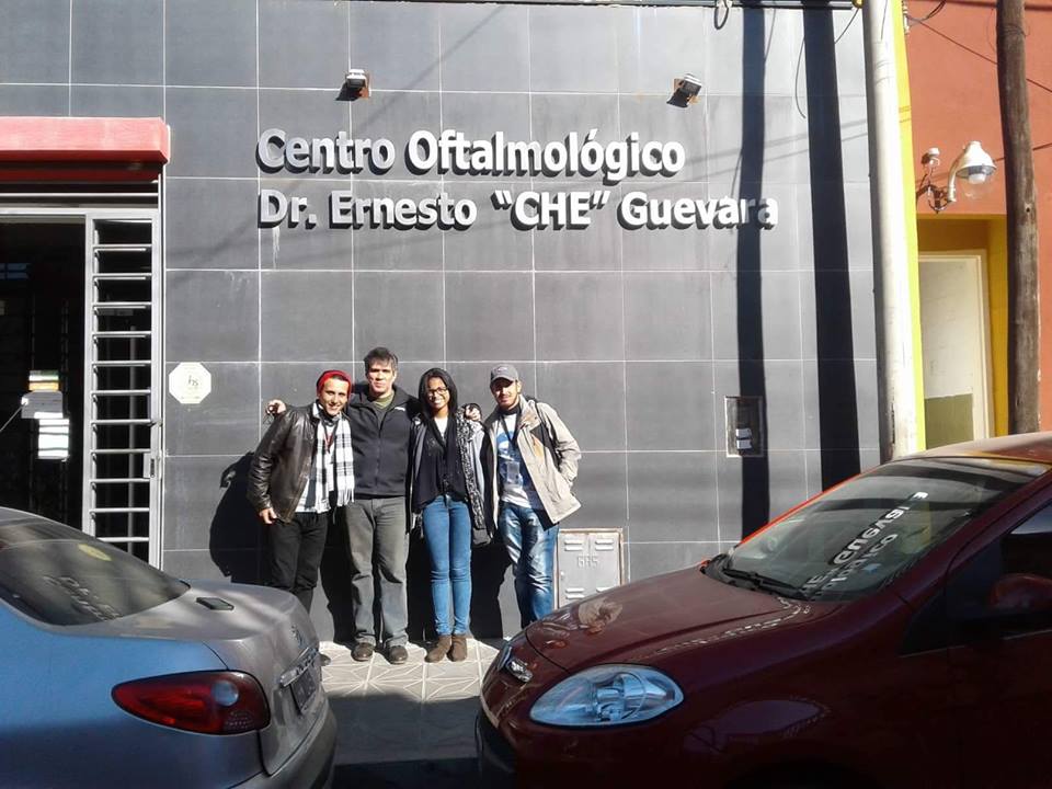 Hasta Argentina llegó el sueño de Fidel con la Operación Milagro. La delegación cubana presente en las actividades por el centenario de la Reforma de Córdoba visitaron el Centro Oftalmologico Ernesto Che Guevara que ha operado ya a mas de 56000 persona. #GraciasCuba #Solidaridad #CubaEsUnica