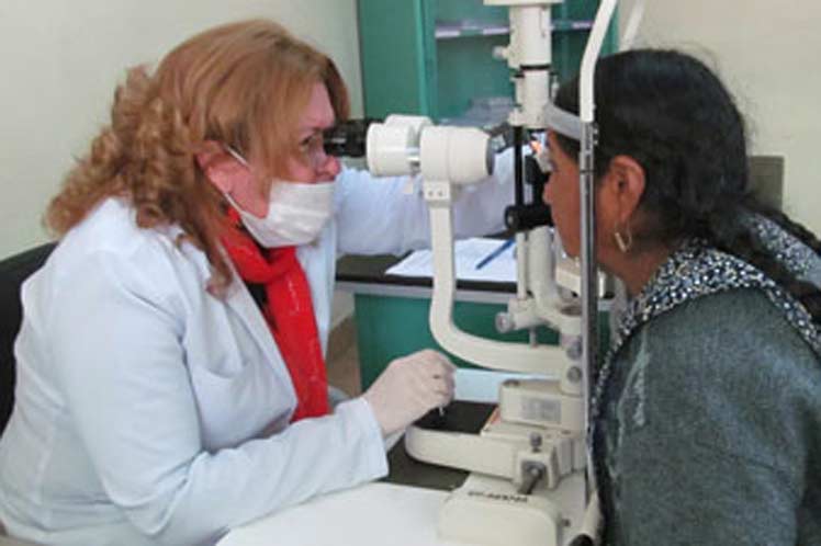 Médicos cubanos en Bolivia realizaron 700 mil cirugías oftalmológicas (+Fotos)