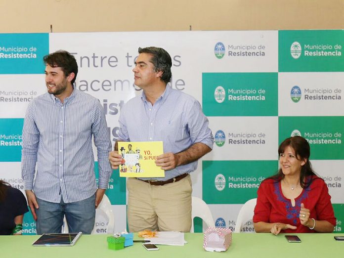 Profundizarán alcances del programa de alfabetización en Resistencia El intendente Jorge Capitanich encabezó este jueves una reunión de seguimiento y evaluación del Programa Municipal de Alfabetización, herramienta impulsada por el gobierno de Resistencia que tendrá continuidad en 2019.