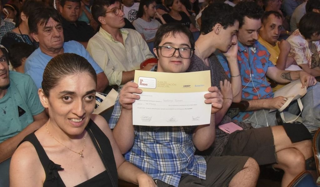 Rosario: 150 personas alfabetizadas con el plan Yo, sí puedo En un emotivo encuentro, se entregaron los diplomas tras nueva edición del ciclo de origen cubano que desde 2010 se implementa en Rosario en articulación con múltiples instituciones y voluntarios.