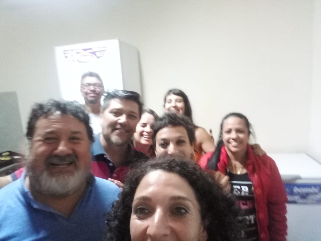 El día domingo en el SUM de la Comuna de la Serranita (Córdoba) se llevó a cabo una peña solidaria con el objetivo de apoyar y colaborar con la construcción de un hospedaje para pacientes, que todos los días se acercan de los lugares más apartados de la ciudad y áreas rurales de nuestro país, al Centro Oftalmológico Dr. Ernesto Che Guevara.