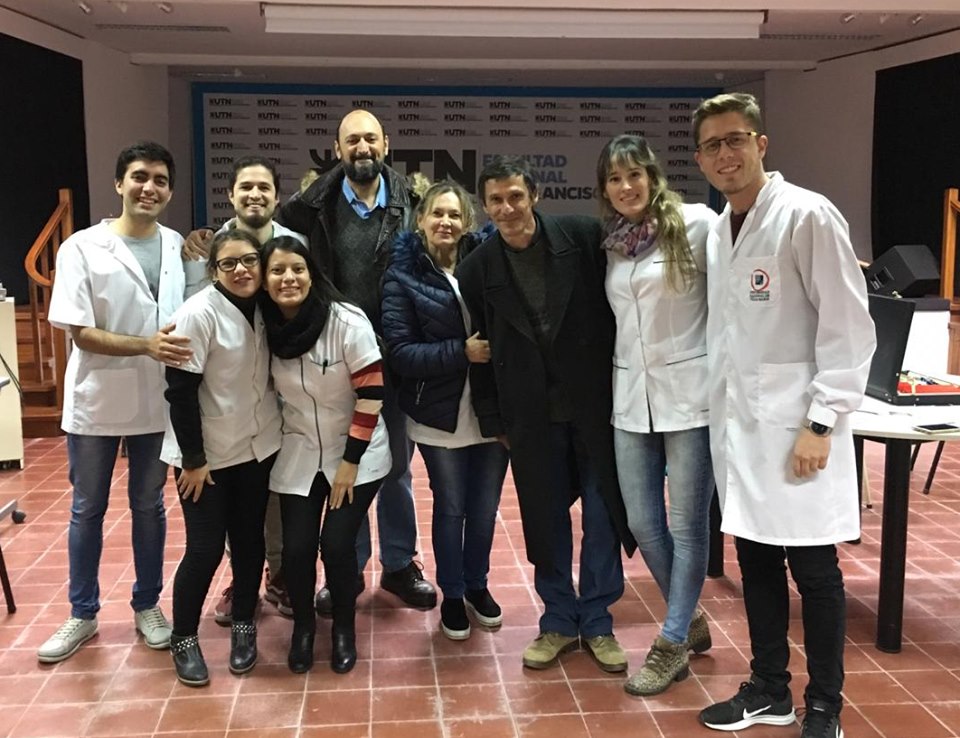 #ÓpticaUNVM | PRÁCTICAS PROFESIONALES EN SAN FRANCISCO  👓 En el marco de prácticas profesionales, estudiantes y graduados de la licenciatura en Óptica Oftálmica, llevaron a cabo controles visuales en la UTN Facultad Regional San Francisco en donde relevaron más de 60 casos