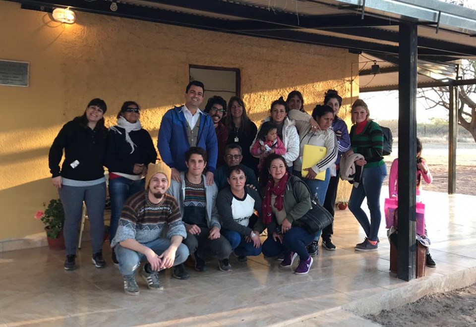 #ÓpticaUNVM | SALUD VISUAL EN REDES COMUNITARIAS  Días atrás integrantes del proyectos de extensión de #BásicasUNVM «Construyendo salud visual en redes comunitarias» en conjunto trabajo con la Fundación UMMEP, y el Movimiento Campesino de Córdoba viajaron a traslasierras para realizar controles visuales a personas de las comunidades de Cortadera, Concepción, Quebrachitos, El Quemado, Los Cerrillos y Las Jarillas