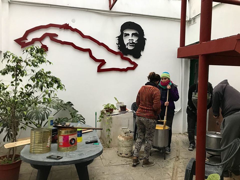 La Olla del Che continúa a fuego revolucionario