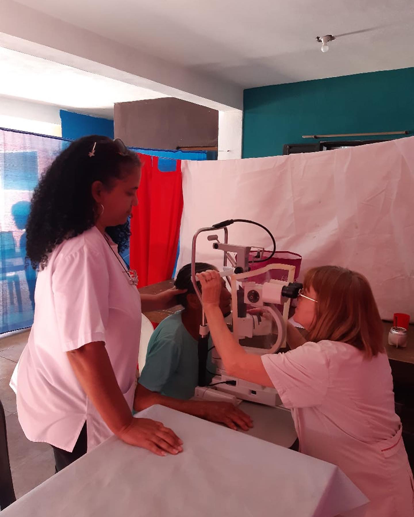 El programa «Operación Milagro» continua pesquisando ceguera prevenible en los barrios de Córdoba.