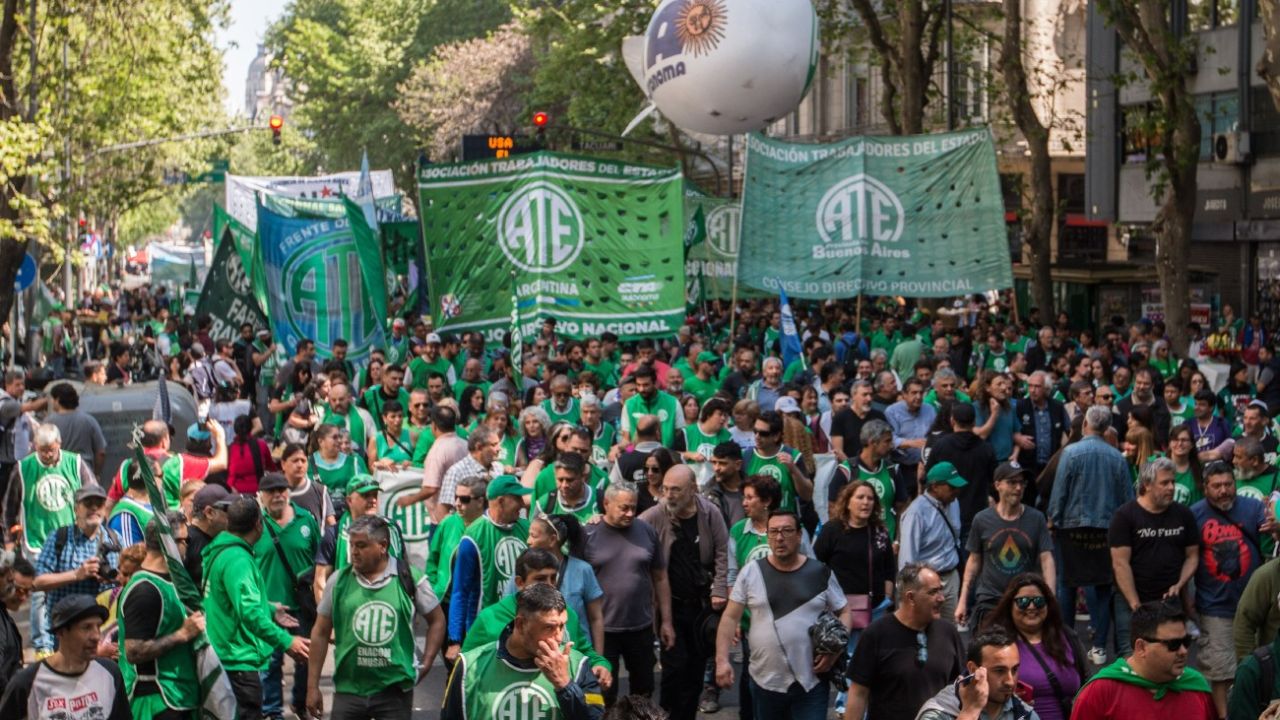 TODO EL RESPALDO A LA LUCHA Y LA RESISTENCIA DE LOS TRABAJADORES ESTATALES