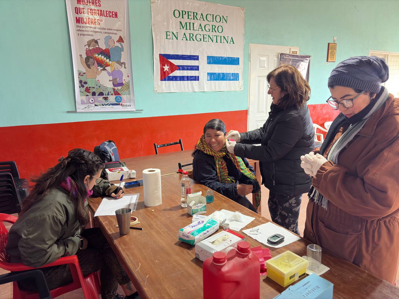 Operación Milagro vuelve a Salinas Grandes: salud visual y solidaridad internacionalista en el marco de “Mujeres que fortalecen mujeres”