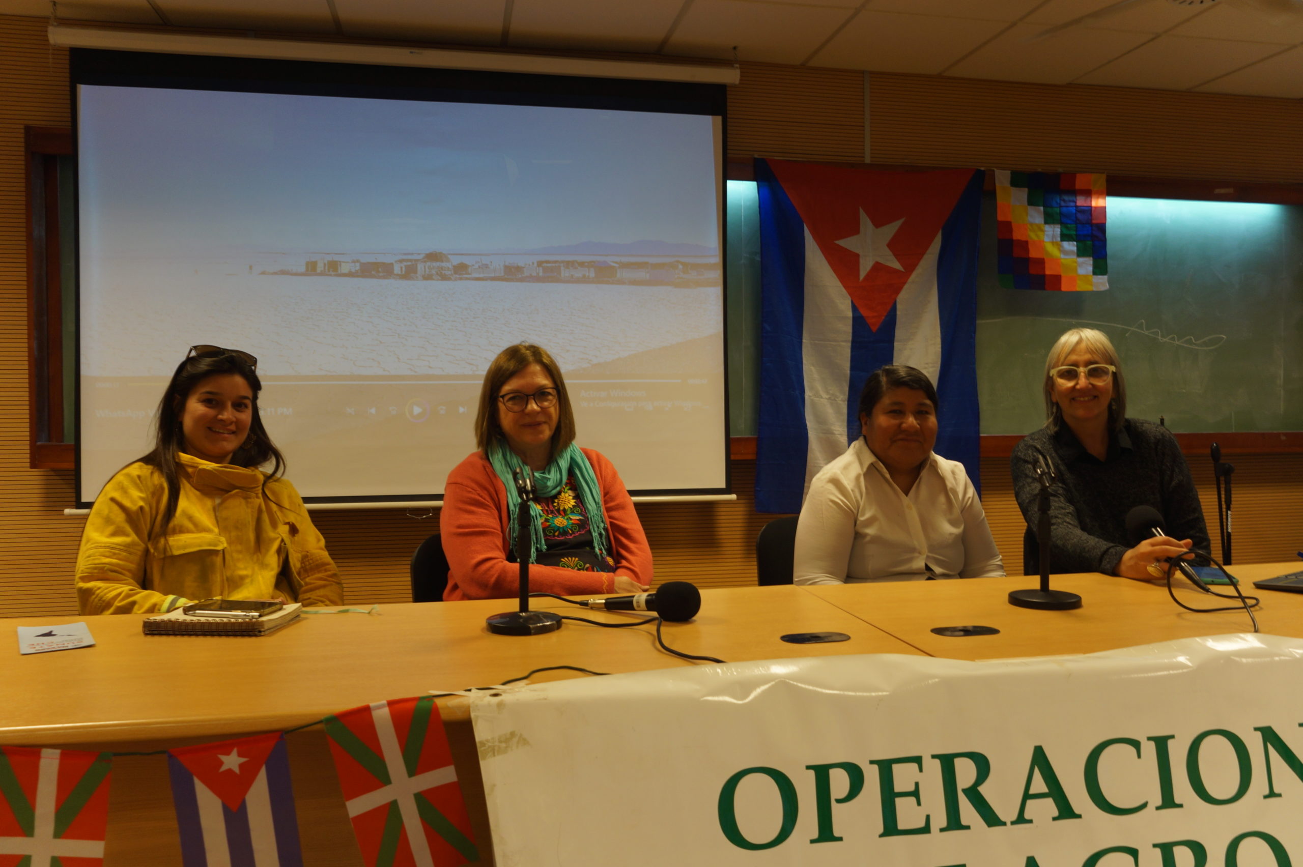 Conversatorio derecho de los pueblos vs extractivismo en la UNC