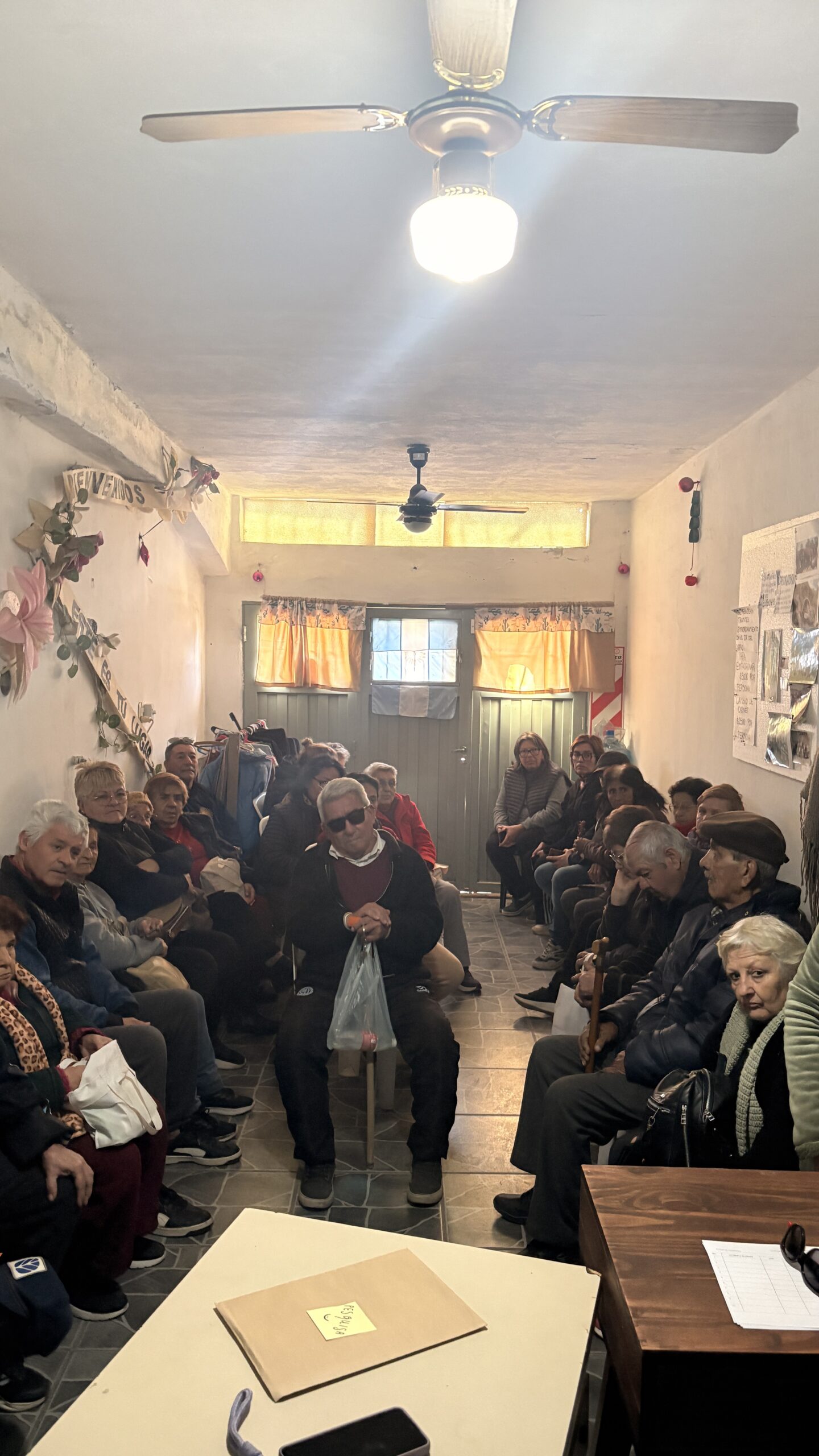 Operación Milagro llegó por tercera vez al Centro de Jubilados Jardín Arenales