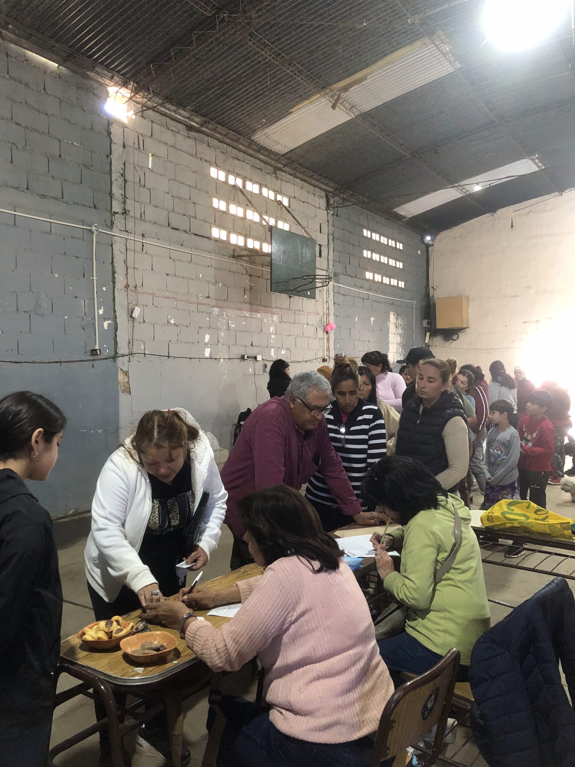 Jornada de Detección de Cataratas y Pterigion en el Barrio Granja de Funes 2